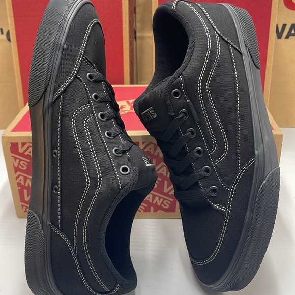 Vans Men’s Bearcat (Canvas) Black/Black
VN000DT2186
Sneakers - Picture 4 of 16